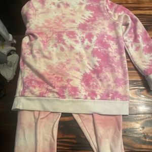 A 2 piece joggers and sweat shirt